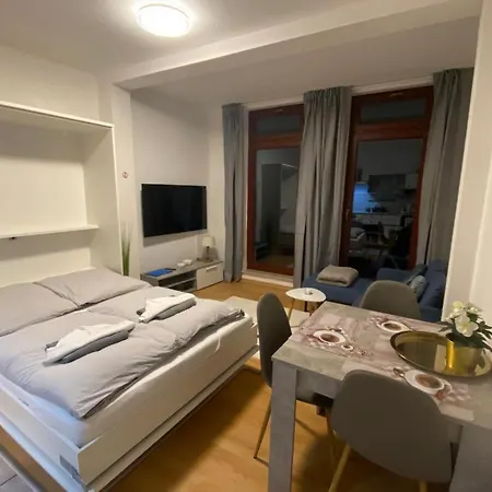 Apartment Kuestengold Ruhig, Familenfreundlich, Mit Terrasse Und Gem Garten Im Eg Rostock Exterior photo