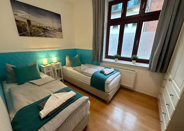 Apartment Kuestengold Ruhig, Familenfreundlich, Mit Terrasse Und Gem Garten Im Eg